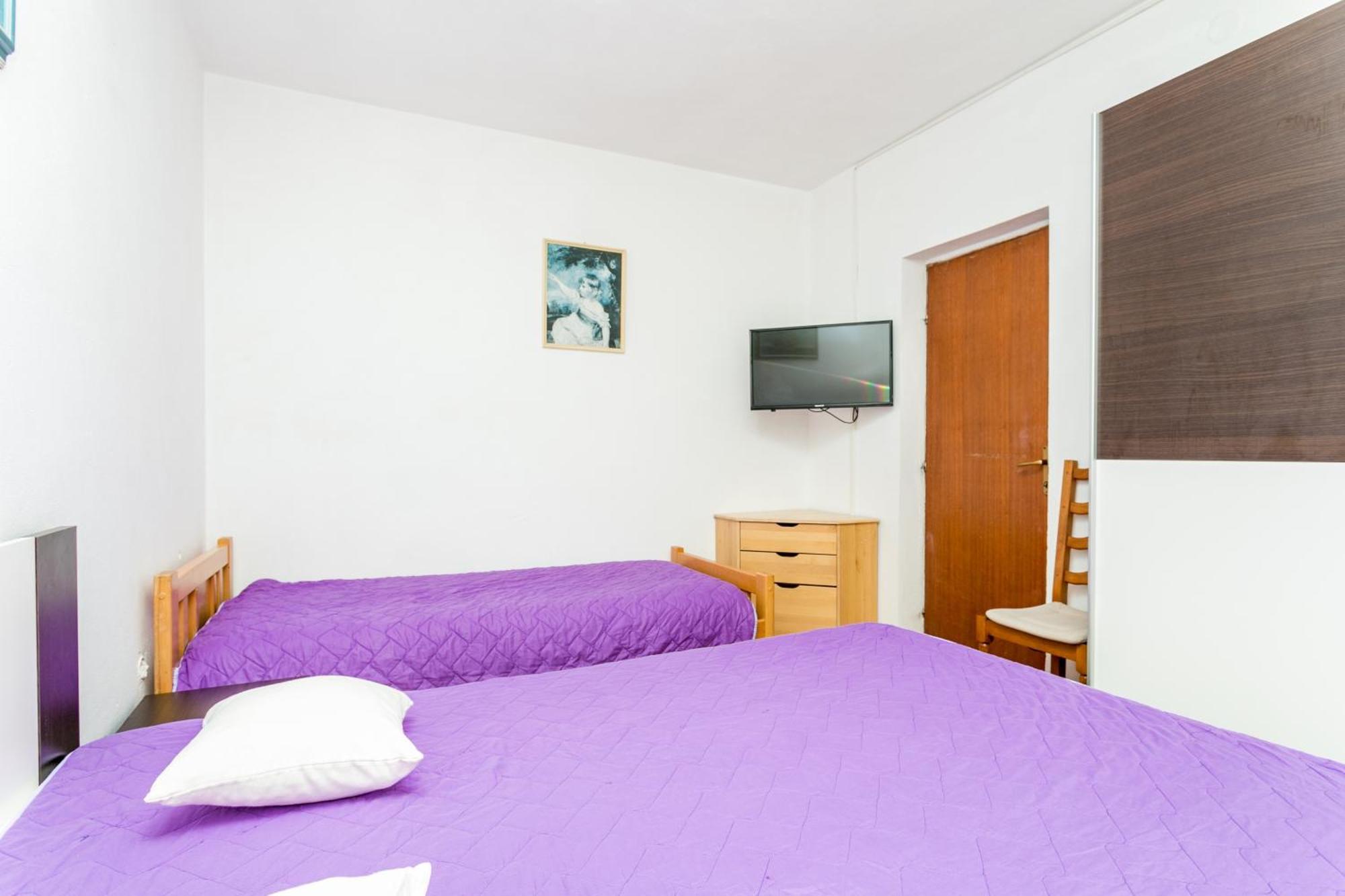 Apartments And Rooms With Parking Space Supetar, Brac - 5658 Номер фото